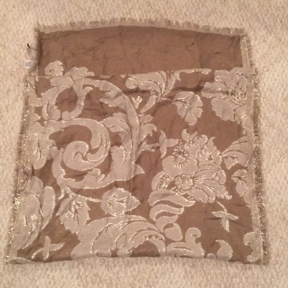 Gold jacquard loft scarf